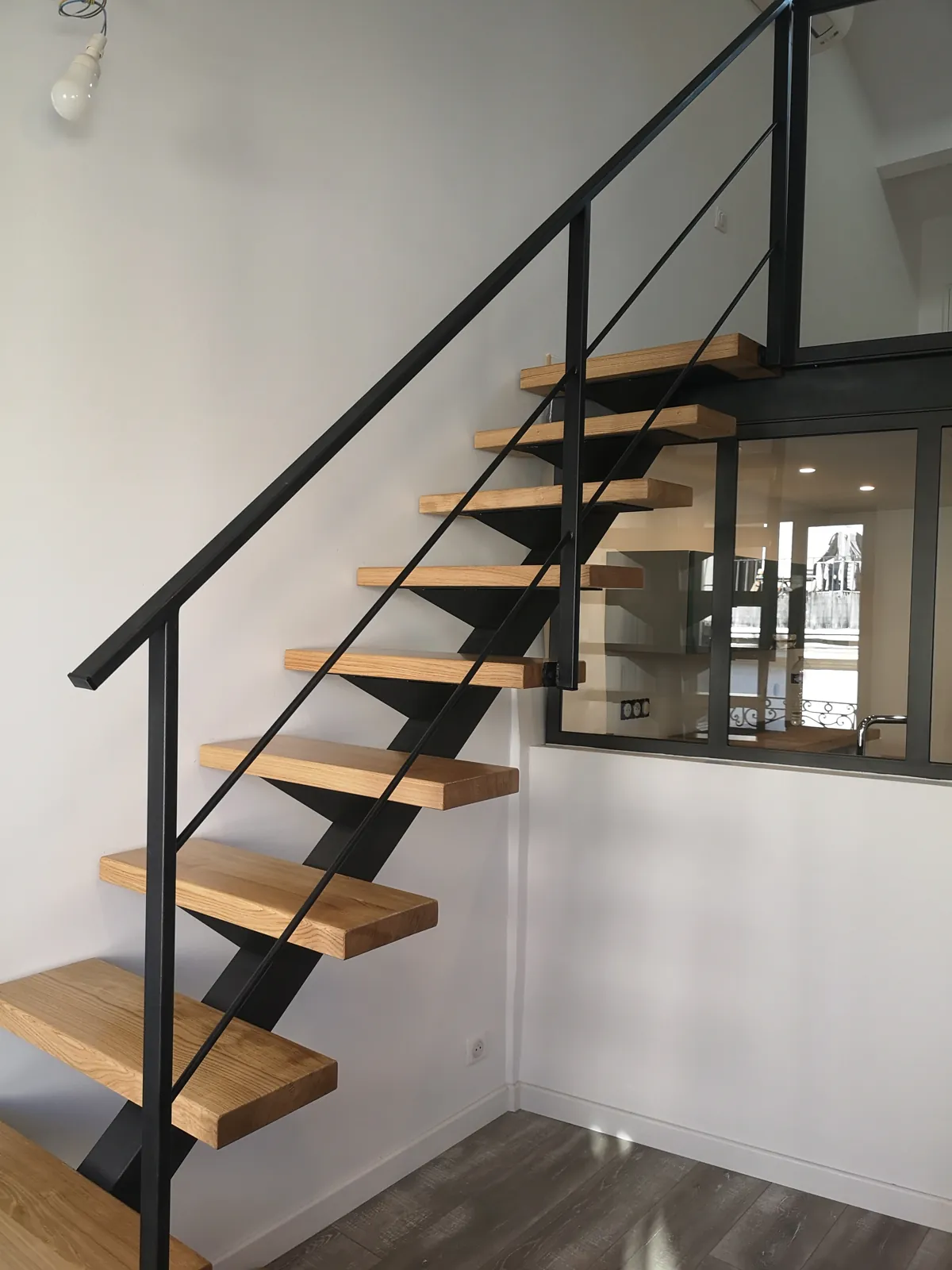 Escalier métallique et garde-corps de mezzanine, Avignon intra-muros